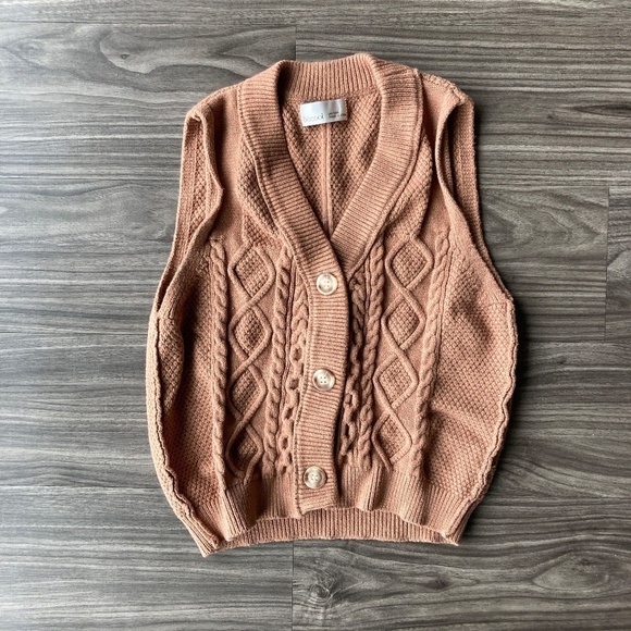 Women's Tan Cable Knit Sweater Vest - Picture 2 of 5